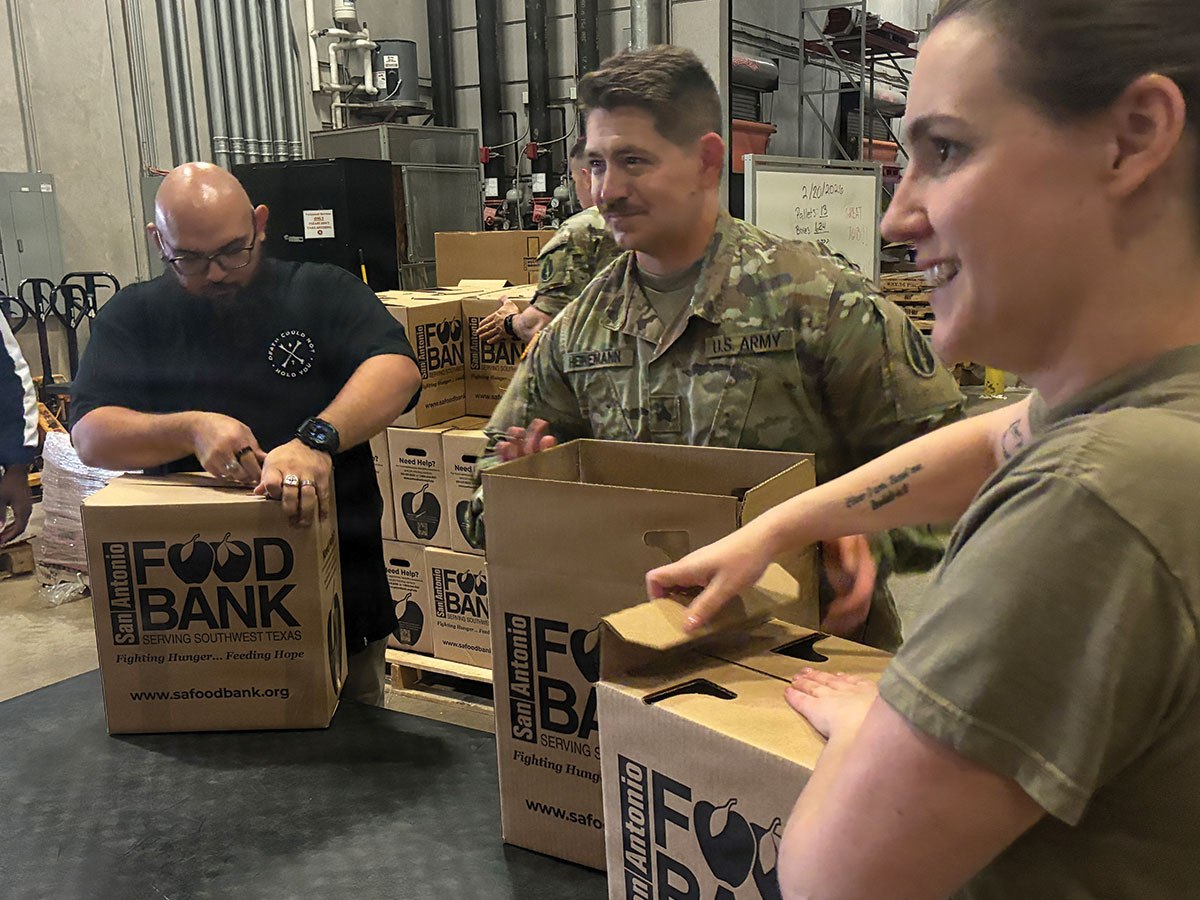 205th TPASE Soldiers Volunteer at San Antonio Food&nbsp;Bank