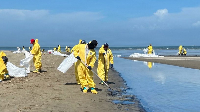 A Unified Command, consisting of the U.S. Coast Guard, the Louisiana Oil Spill Coordinator’s Office (LOSCO), and the Louisiana Offshore Oil Port (LOOP), continues its recovery and cleanup efforts in the Gulf and surrounding barrier islands, Louisiana, March 07, 2026. The response follows a crude oil discharge reported near the Louisiana Offshore Oil Port on February 26, 2026. (Unified command courtesy photo)