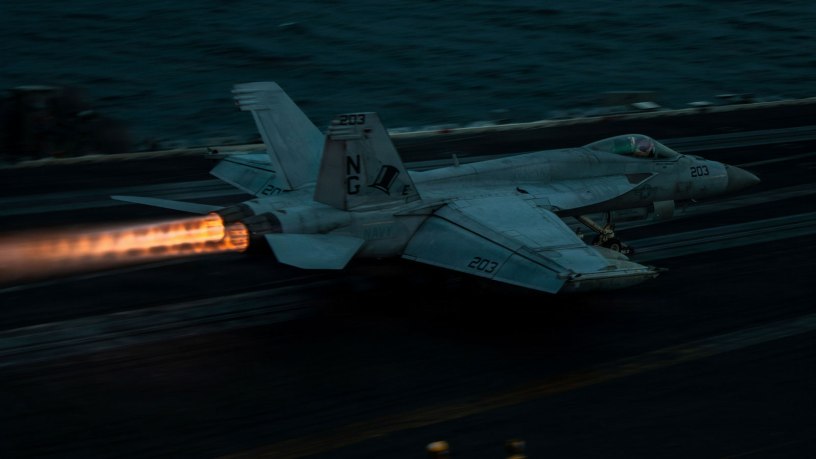 An F/A-18E Super Hornet, attached to Strike Fighter Squadron (VFA) 14, launches from the flight deck of Nimitz-class aircraft carrier USS Abraham Lincoln (CVN 72) in support of Operation Epic Fury, March 25, 2026. (U.S. Navy photo)