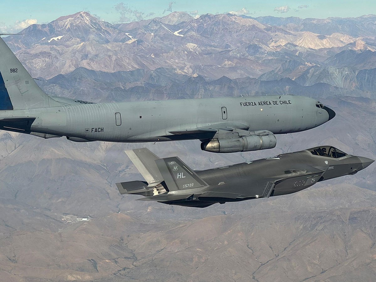 U.S. and Chilean Air Force crews complete historic&nbsp;refueling