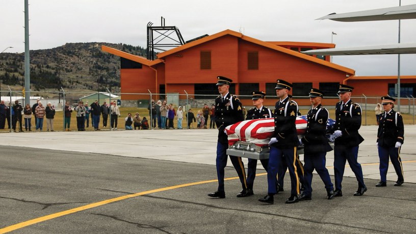 Soldiers assigned to the Montana Army National Guard Honor Guard carry the casket of Pvt. Henry Bordner from a Lockheed C-130 Hercules to a waiting hearse during a dignified transfer at Bert Mooney Airport in Butte, Mont., April 15, 2026. (U.S. Army National Guard photo by Spc. Daniel Temme)