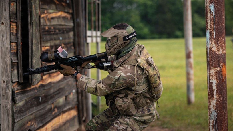 An Oklahoma Army National Guard Soldier clears a building during Oklahoma Battlefield Resilience Camp at Camp Gruber Training Center near Braggs, Okla., April 23, 2026. The new training exercise bridges classroom-based resilience training with real-world application, immersing Soldiers in high-stress scenarios to build mental agility, discipline and operational effectiveness. (Oklahoma National Guard photo by Sgt. Danielle Rayon)