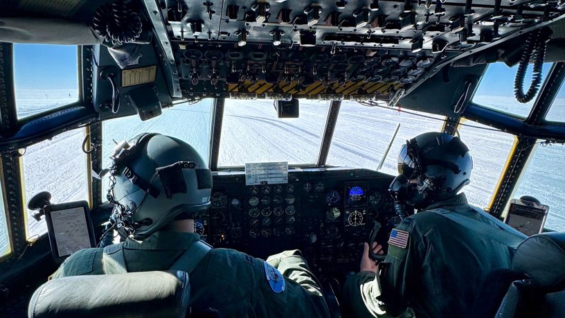 Pilots from the 109th Airlift Wing land an LC-130 Hercules aircraft on a ski landing area, Greenland, May 9, 2024. A ski landing area is also known as a “skiway”. (U.S. Air National Guard photo by Senior Airman Jocelyn Tuller)