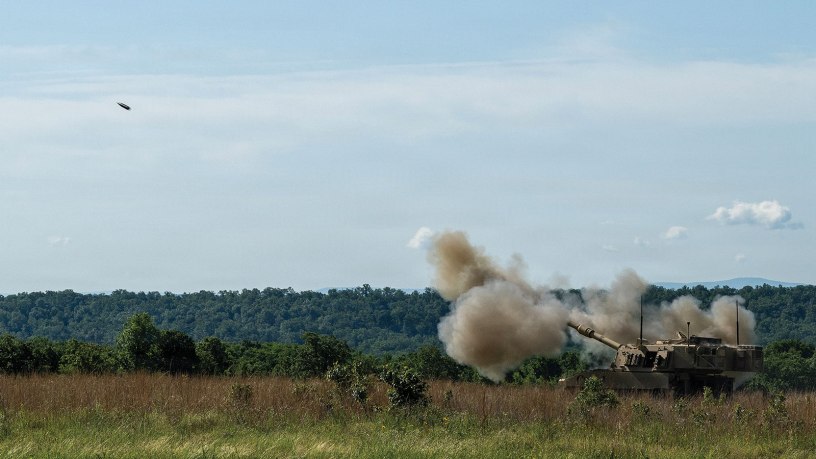 uardsmen from the Arkansas National Guard’s 142nd Field Artillery Brigade fire a M109A6 Paladin self-propelled howitzer during a civic leader engagement event May 7, 2026, to educate community leaders about the installation, but more importantly, to let them peek behind-the-scenes to see what it takes to send steel rain down range.