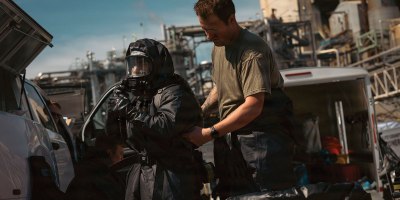 U.S. Soldiers with the Washington National Guard’s 10th Homeland Response Force don sealed hazmat protective suits to assist with decontaminate efforts following a chemical tank rupture at the Nippon Dynawave pulp and paper mill in Longview, Wash., May 28, 2026.
