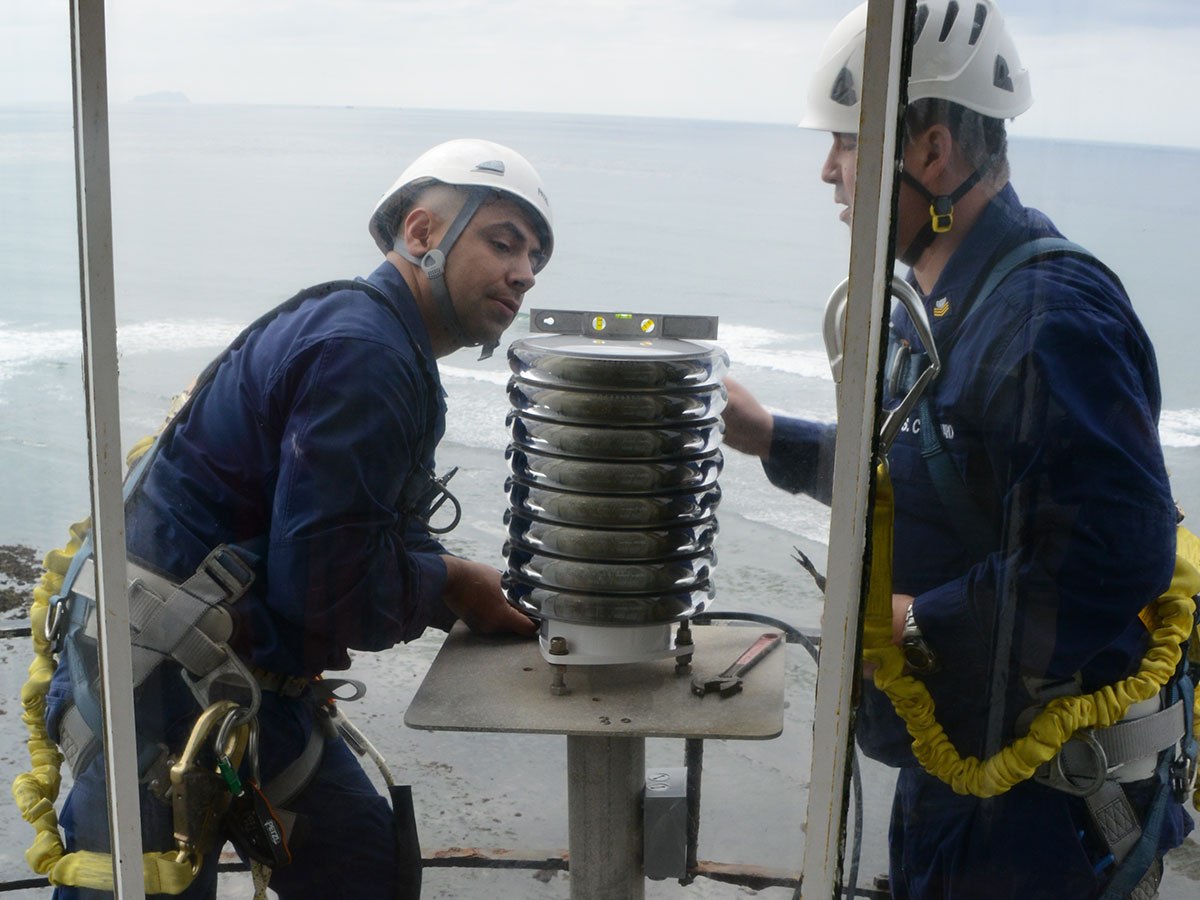 $1,000 reward offered: Coast Guard investigates theft of critical navigational light at Wisconsin&nbsp;Point