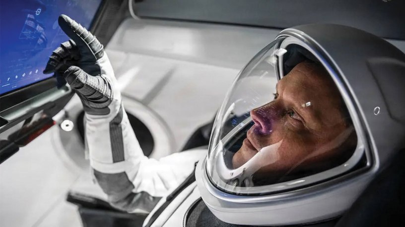 NASA astronaut Bob “Farmer” Hines trains inside a mockup of the Crew Dragon vehicle at SpaceX Headquarters in Hawthorne, Calif., Feb. 15, 2022. An Air Force test pilot with more than 4,000 flight hours across 50 aircraft types, Hines served as the pilot for NASA’s SpaceX Crew-4 mission as part of the agency’s Commercial Crew Program. NASA has selected Col. Hines to train with its prime crew for Artemis III as an alternate crew member. (Photo courtesy of NASA)