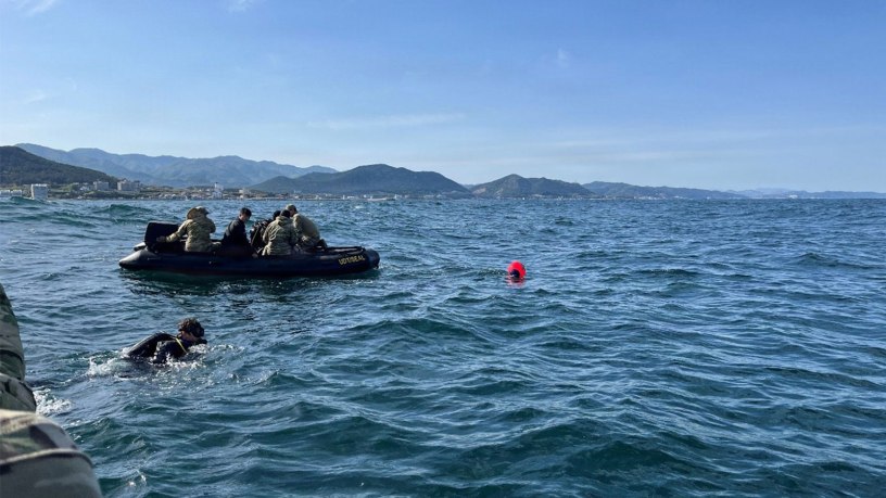 Explosive Ordnance Disposal (EOD) Mobile Unit FIVE Expeditionary Mine Countermeasures Company 3-1 (CTU 77.6) Sailors prepare to conduct joint reacquisition and identification dives alongside Republic of Korea (ROK) divers off the coast of Pohang, South Korea during the 2026 ROK-U.S. Combined Mine Warfare Exercise, April 24, 2026.