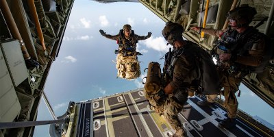 A U.S. Air Force special tactics Airman from the Kentucky Air National Guard’s 123rd Airlift Wing jumps into Henry E. Rohlsen Airport near Christiansted in St. Croix, U.S. Virgin Islands, Aug. 26, 2025 as part of Emerald Warrior 25.2, a large-scale special operations exercise being staged in multiple locations by Air Force Special Operations Command.