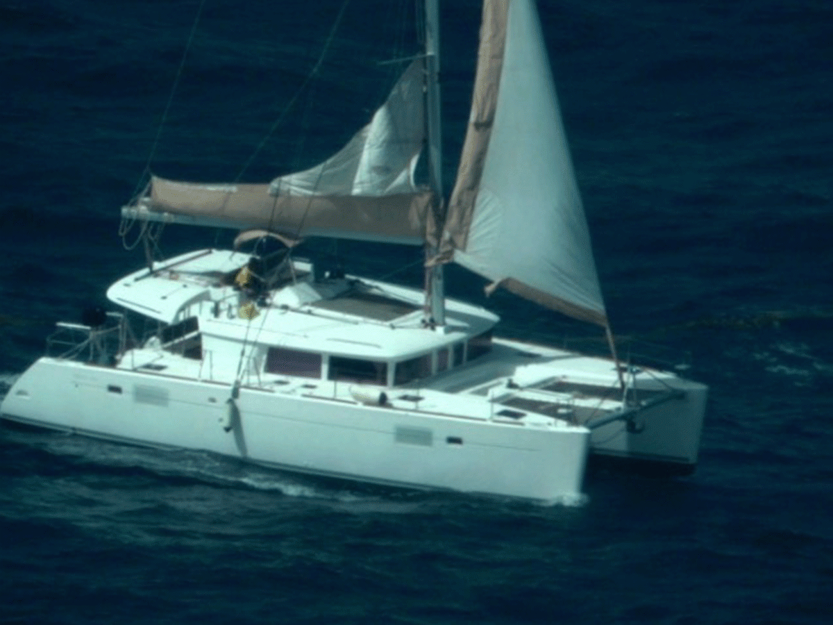 U.S. Coast Guard, Dutch Coast Guard, French international rescue efforts save overdue boater in Caribbean waters off Sint&nbsp;Maarten
