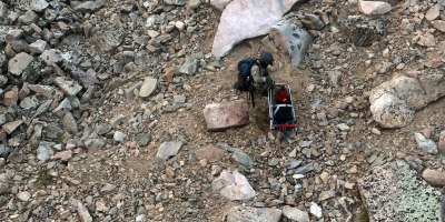 Montana Army National Guard Soldiers with the 1-189th General Support Aviation Battalion conduct a search and rescue mission near Moon Lake in the Beartooth Mountains, Mont., Aug. 20, 2026.