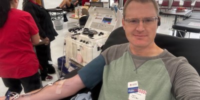 U.S. Navy Sailors assigned to Navy Talent Acquisition Group Mid America donate blood during a weeklong command-wide blood drive held across the command’s four-state area of responsibility.