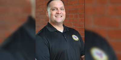 Boatswain’s Mate 1st Class Nathan Burnau, assigned to Naval Support Activity Washington, poses for an official portrait. Burnau was recently recognized for rescuing a woman from a burning vehicle and aiding an injured minor following a vehicle crash on Interstate 295 on Aug. 28, 2026.